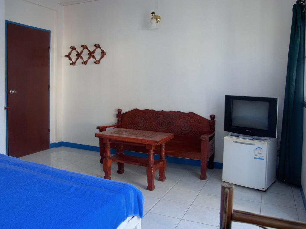 Niku Guesthouse Patong Exterior photo
