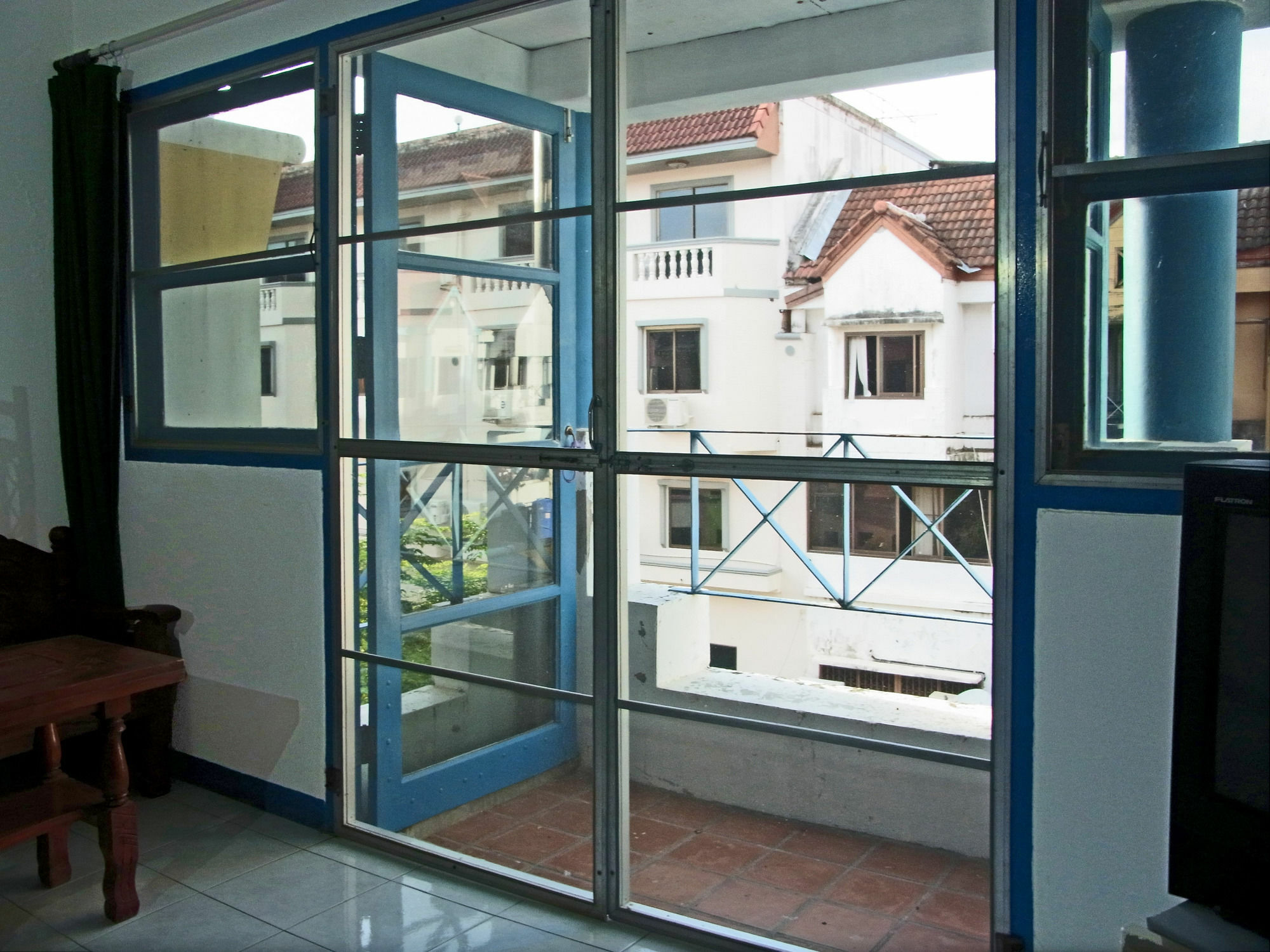 Niku Guesthouse Patong Exterior photo